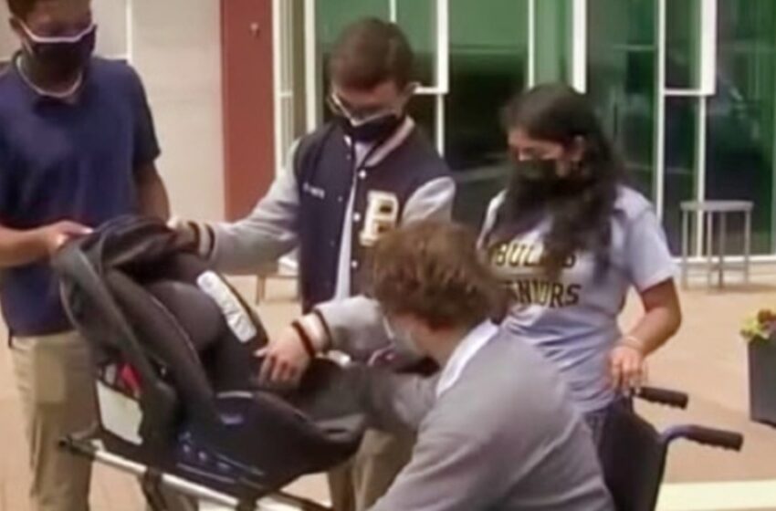 Estudiantes diseñan un cochecito especial adaptable a silla de ruedas para que un papá con discapacidad pueda pasear con su hijo: ¡momentos que conmueven!