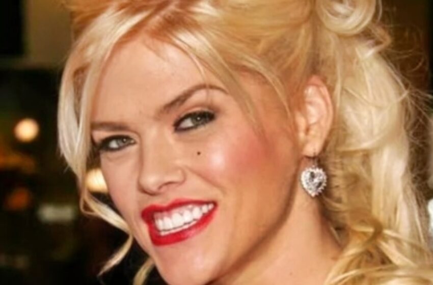  ¡Es igualita a su madre! La hija de Anna Nicole Smith, de 18 años, impacta con un vestido icónico que la hace lucir como su doble.