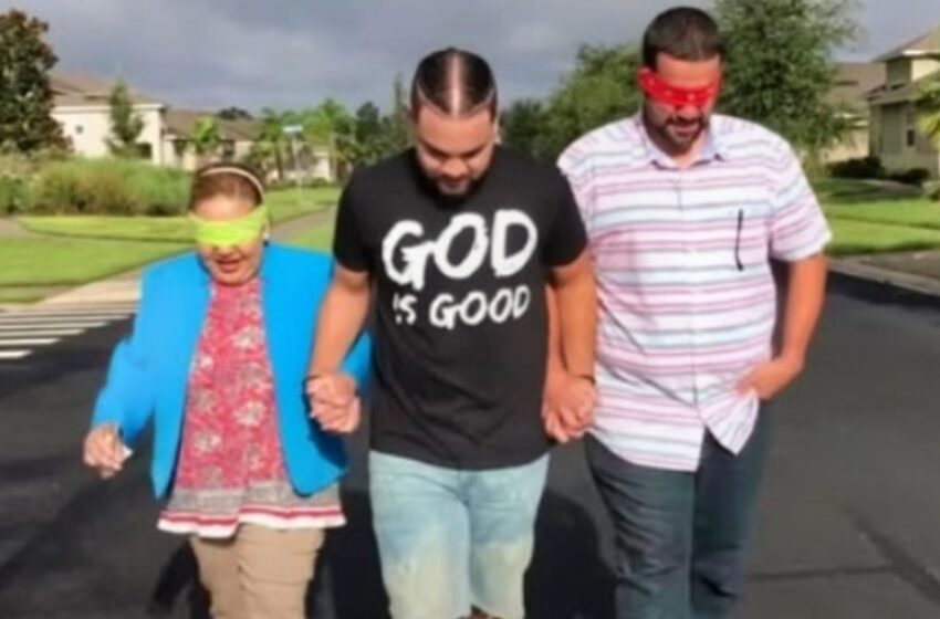 ¡Hijo sorprende a sus padres con una casa propia después de años de sacrificio y arduo trabajo! Mira el emotivo momento de la revelación.