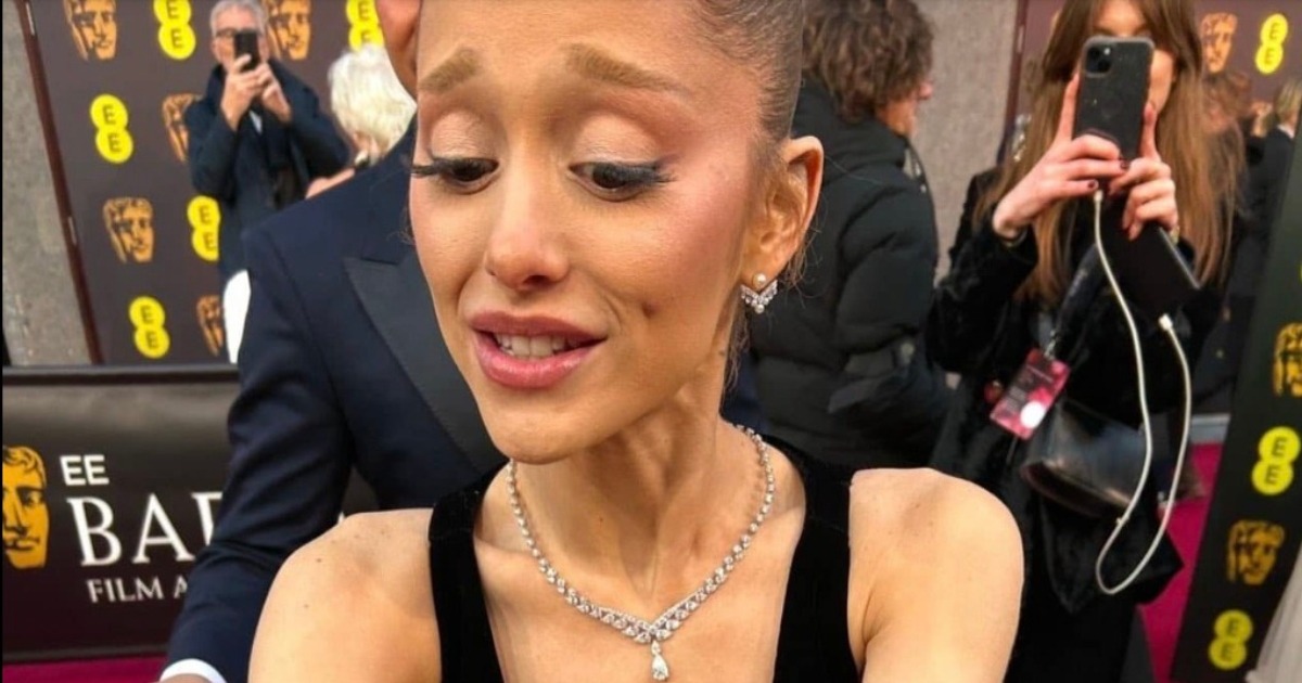 ¡La más reciente aparición de Ariana Grande desata reacciones emocionales entre sus fans!: Esto es lo que todos están notando