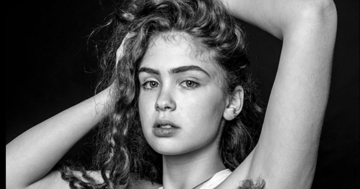 Una serie fotográfica titulada “Belleza Natural” genera conversación al mostrar a mujeres que abrazan el vello corporal: ¡Mira estas imágenes llenas de valentía!