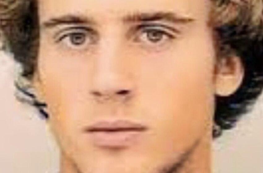 Ahora dirige un país, ¡pero jamás lo reconocerías en esta foto! ¿Quién es?