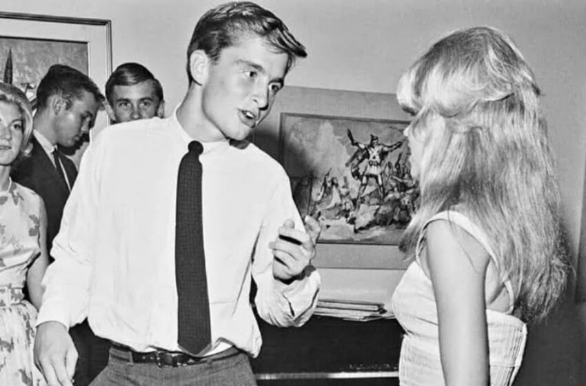  ¡Este actor tenía solo 18 años aquí! ¿Puedes adivinar quién es hoy?