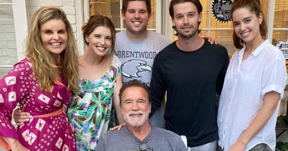 ¡Una foto nunca antes vista de Arnold Schwarzenegger derrite corazones en su cumpleaños número 78!: ¡Mira las fotos!