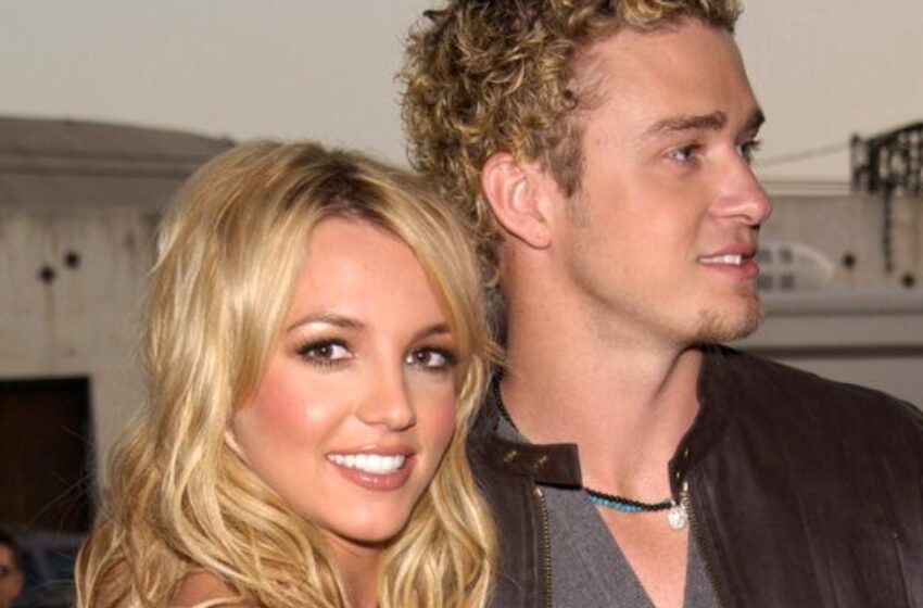  A los 43 años, Britney Spears “se degrada y toca fondo”, dicen sus fans—Mira sus fotos
