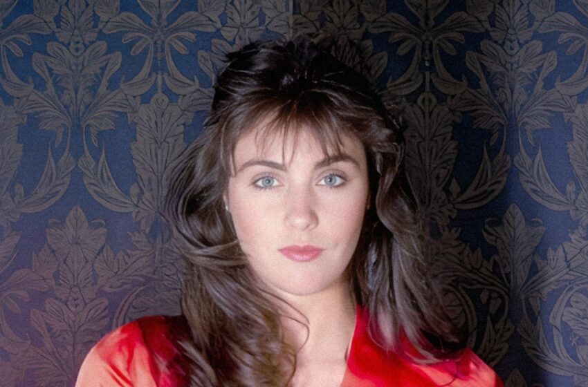 La poderosa vocalista que arrasó en las listas de los 80 con un himno imparable: ¡Descubre quién es!