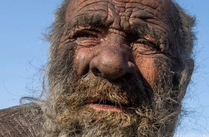  ¡Vivió 60 años sin bañarse!: ¡Su aspecto te dejará sin palabras!