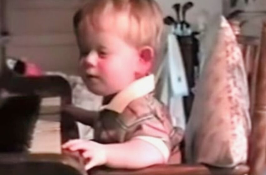 Nació sin ojos, pero con un talento increíble: ¡Lo que este pequeño hizo en el piano conmovió al mundo entero!