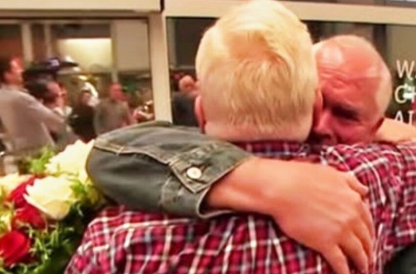 ¡A casi 70 años de distancia, hermanos gemelos finalmente se reencuentran en un emotivo primer encuentro! ¡Mira el video!