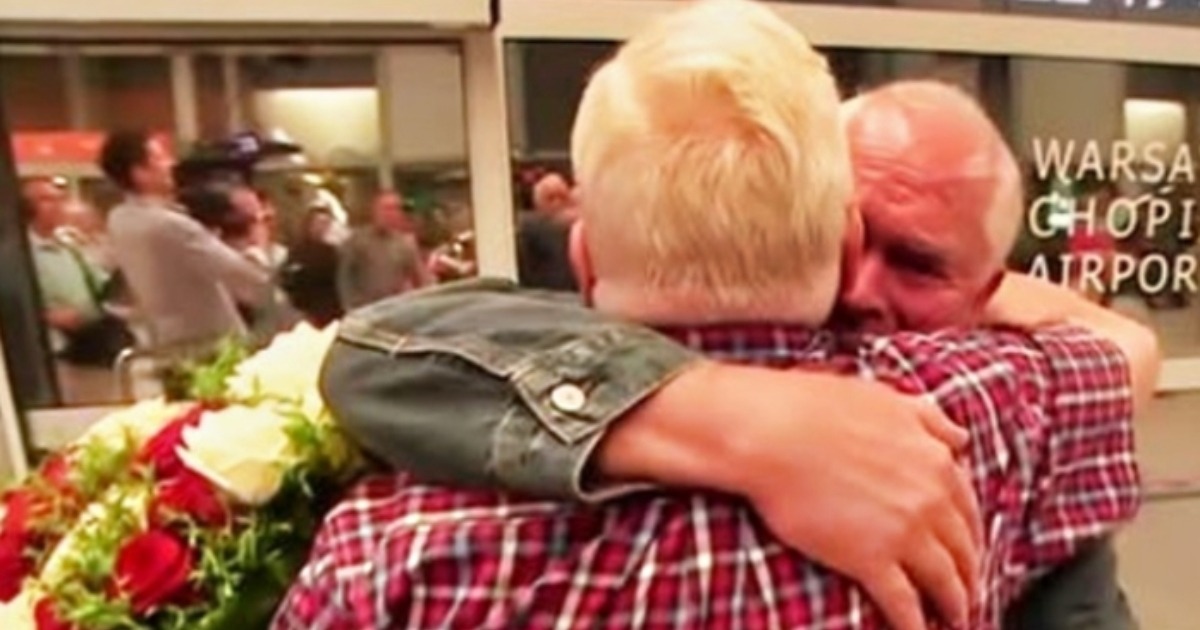 ¡A casi 70 años de distancia, hermanos gemelos finalmente se reencuentran en un emotivo primer encuentro! ¡Mira el video!