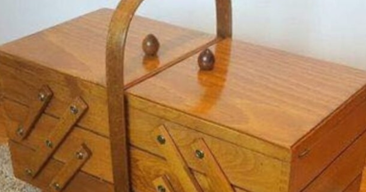 La Caja de Madera Vintage con un Secreto que Solo la Abuela Conocía: ¡Descubre Todos los Detalles!