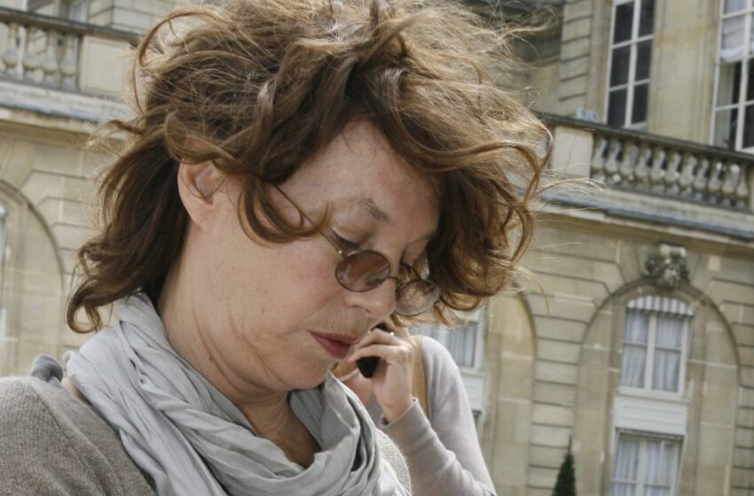 ¿Puedes adivinar quién es la estrella icónica detrás de la leyenda?: ¡Una leyenda de la moda con una influencia eterna!