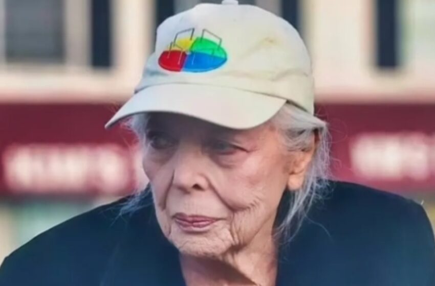  ¡Estrella de Misión: Imposible, de 93 años, vista en Beverly Hills—los fans aseguran que está irreconocible!