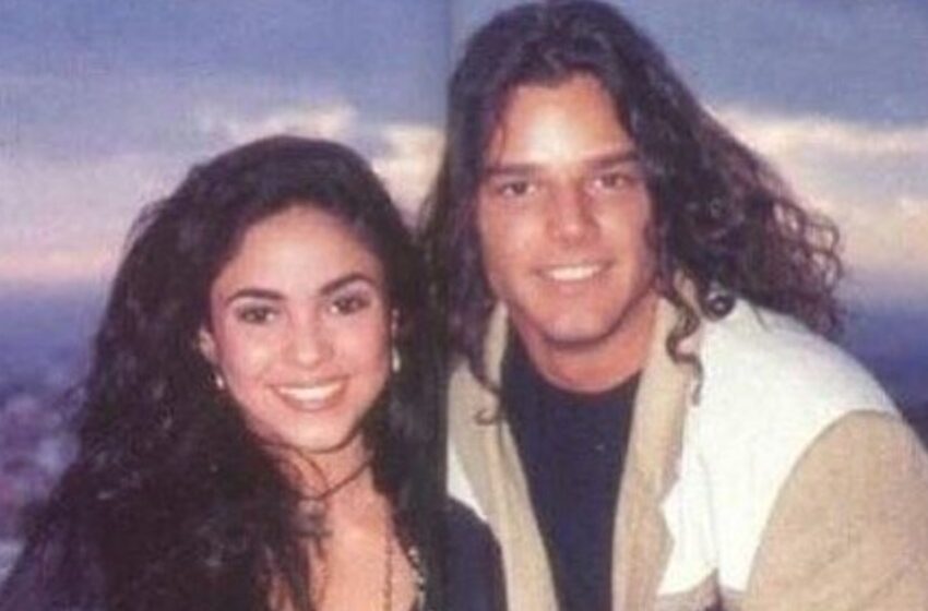  Un raro regreso a los años 90 que tienes que ver: ¿Puedes reconocer a estas dos futuras superestrellas globales antes de convertirse en íconos?