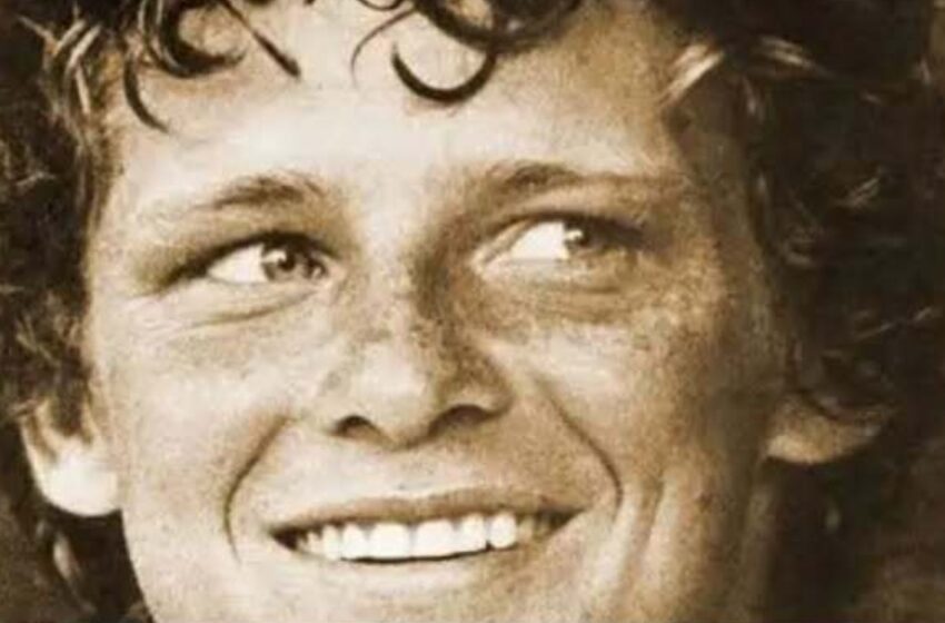  Terry Fox: el héroe que corrió 143 días por Canadá sin una pierna, llevando un mensaje de esperanza y conciencia a millones de personas que luchan contra el cáncer.
